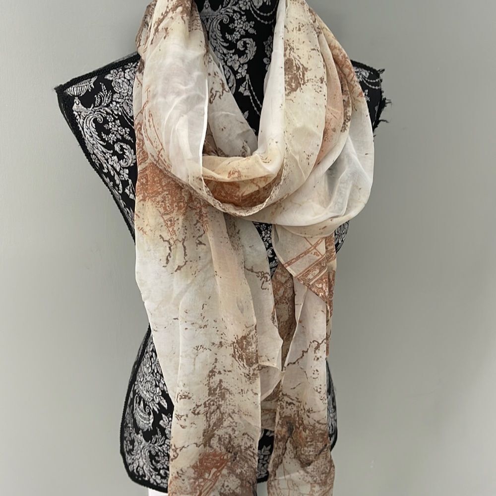 Lord & Taylor NEW Stunning scarf - Picture 2 of 4